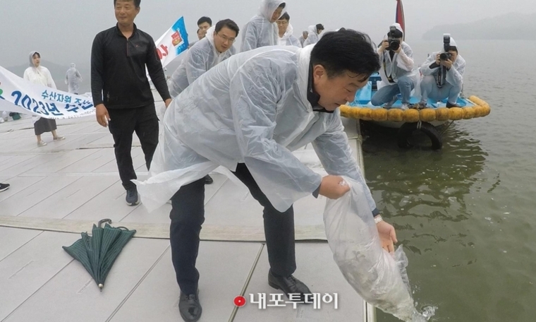 예산군, 토종붕어 47만마리 방류