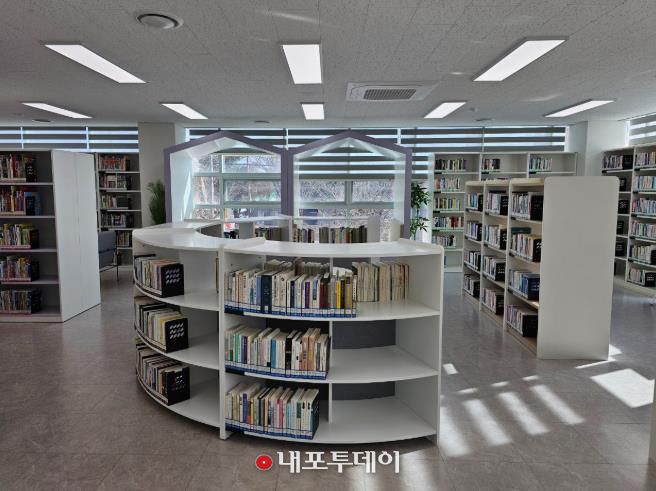 천안 차암동작은도서관 개관 모습.