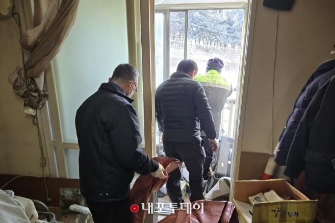 무연고자 유품정리 활동 모습