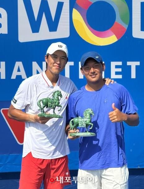 테니스단 우승(왼쪽 남지성 선수, 오른쪽 대구시청 박의성 선수)