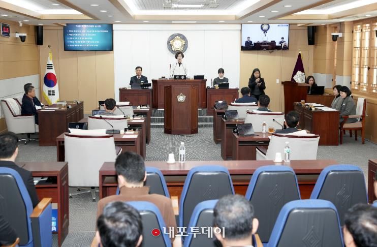 11일 태안군의회 본회의장에서 열린 제319회 태안군의회 임시회 모습.